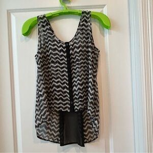 Candie's Black White Chevron Sleeveless Sheer Blouse Sz M Back Pleat Buttons